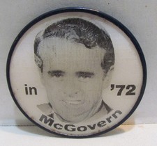 GEORGE McGOVERN & EAGLETON IN '72 1972 VARI-VUE FLICKER ACTION PINBACK BUTTON  picture