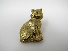 Vintage Cat Pin Brooch Gold Tone Metal Sitting Kitty Figural Textured Jewelry picture