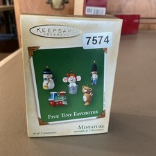 Hallmark MINIATURE Keepsake Ornament Five Tiny Favorites Dated 2002 picture
