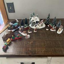 Thomas Kinkade Lighted Everett's Cottage Christmas Village + Others picture