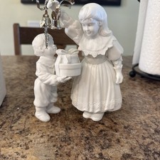 Winter Silhouette A Christmas Kiss White Porcelain Set Of 2, Department 56 picture
