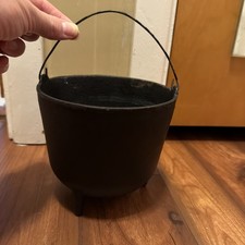 RARE ANTIQUE VINTAGE 1800s CAST IRON  POT/KETTLE CAULDRON 3 LEGS picture