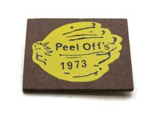 Vintage 1973 Peel Off's Banana Pinback Button 70s Humorous Pun Novelty Fruit Pin picture