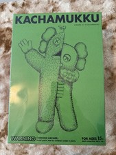 KAWS KACHAMUKKU Vinyl Figure Green/Red RARE picture