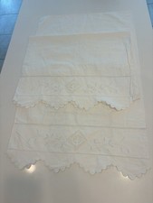 VTG French Cottage Cutwork Cotton 2 Pillowcases Scallop Edge Embroidery picture