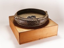Antique Japanese Bronze Ikebana Suiban Basin Basket Weave Grape Design 40cm Box picture
