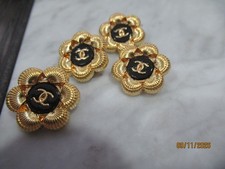 CHANEL 4 BUTTONS 20MM, gold tone, black  THIS IS FOR 4 picture