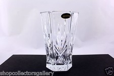 BEAUTIFUL 24% LEAD CRYSTAL VASE MADE IN U.S.A. - MINT picture