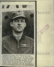 1967 Press Photo Navy Commander Ronald J. Hays of Olla, Louisiana - nom00270 picture
