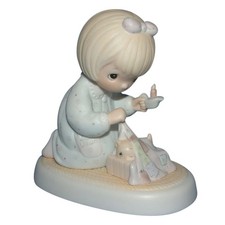 Precious Moments Figurine: PM831 Dawn's Early Light (4.5
