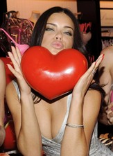 Adriana Lima Sexy with the Heart 4x6 Picture Celebrity Print picture