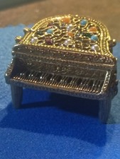Vintage Judy Lee Gold Tone Metal Piano Box w/ Jewels ~ Spring Lid ~ Signed Base picture