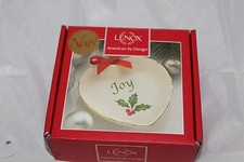 LENOX  CHIRSTMAS HEART SHAPED 