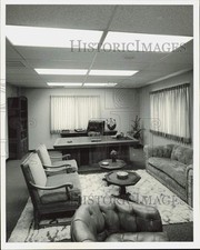 Press Photo Interior view of an office - lra61196 picture