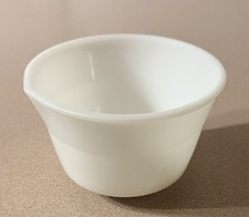 VTG PYREX White Ribbed Milk Glass Mixing Bowl w/ Pour Spout MCM Cookware picture