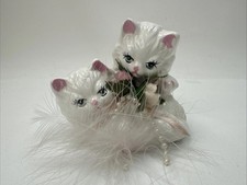Vintage White Porcelain Twin Kittens Figurine Feathers Pearls Kitsch Cat Deco picture