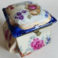 Vintage Aichi Seitosho Japan Floral Hinged Porcelain Trinket Jewelry Box 4in picture