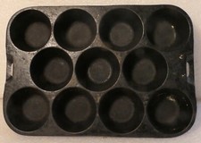 ANTIQUE WAGNER CAST IRON PAN MUFFIN CORNBREAD MODEL S1337 picture