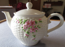 1985 TELEFLORA INC White TEA POT With LID Basket-Weave Pattern PINK FLOWERS 6