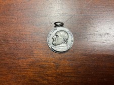 Vintage Catholic Pope Johannes XXIII Religious Medal picture
