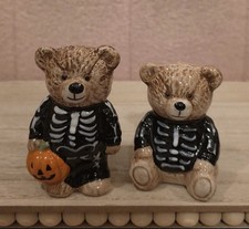 🧡🖤NIB Ceramic Halloween Teddy Bear Salt & Pepper Shaker Set picture