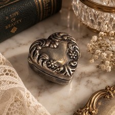 Vintage Silver Heart-Shaped Trinket Box – Floral Relief – 117 g picture