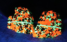 Cut into slab / Willemite (green)/Calcite( Orange) and Franklinite picture