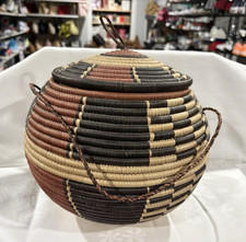 Round Woven Wicker Storage Basket w/ Lid & Handles, Geometric Multicolor picture