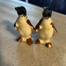 VINTAGE FIGURAL PENGUIN BIRD BROWN BLACK WHITE SALT/PEPPER SHAKERS JAPAN B8#40 picture