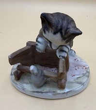 Vintage Artmar Taiwan Kitten Cat & Mouse Bench Figurine Original Label picture