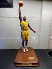 🏀 Danbury Mint Shaquille O'Neal Lakers Figurine – Beautiful Display Piece 🏀 picture