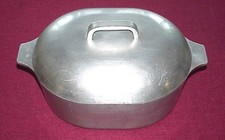 VINTAGE ROYALTY HEAVY WEIGHT, PRE-OWNED, OVAL DUTCH OVEN, MAGNALITE STYLE, KOREA picture