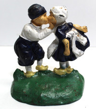 Vintage Kissing Dutch Children Door Stop Hubley ??? 4 5/8