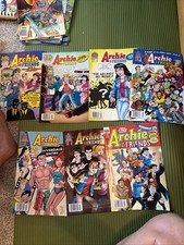 Lot of 7 Archie and Friends Comic Books 115,121,125,138,145,147 ,&. 156 picture