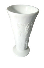 Vintage Indiana Milk Glass Vase Harvest Grapes 8