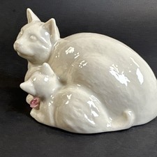 VTG Belleek Floral Treasures Porcelain Cat & Kitten Figurine Issued 2000 EUC picture