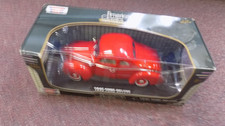 Motormax American Classics 1:18 Scale 1940 Ford Deluxe Premium Die-cast picture