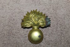 Original WW2 Royal Canadian Army Winnipeg Grenadier Cap Badge picture