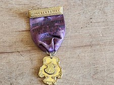 Odd Fellows Ribbon Pin Badge Medal FOB 1928 Encampment Tate NY IOOF Vintage picture