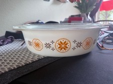 pyrex penn dutch #475-B, 2½-quart casserole picture