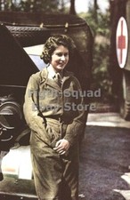 WW2 Picture Photo The Royal Family Queen Elisabeth II 6106 picture