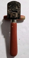 VINTAGE EDLUND JR. #5 HAND OPERATED CAN OPENER.  picture