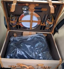 Picnic Time Discovery Luxury Picnic Case Complete Collectible Rare 2006 picture