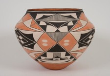 Pottery: Acoma by Wanda Aragon 