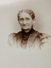 1905's CABINET CARD 