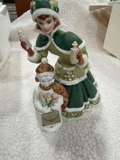 Vintage Avon Mrs Albee 2003 Presidents Club Award Porcelain Christmas Figurine picture