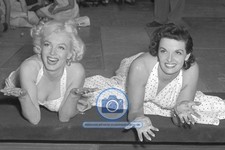MARILYN MONROE AND JANE RUSSELL SEXY AMERICAN ACTORS 1953 4X6 PHOTO picture
