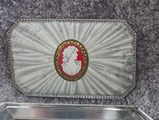 vintage Carr's of Carlisle biscuit tin featuring a cameo portrait In Good Cond picture