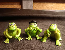 Lot of 3 Vintage Green Plastic Frog Pencil Toppers - One Wearing Black Hat picture