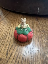 1991 United Design Itty Bitty Mouse Pin Cushion Trinket Box Sewing  picture